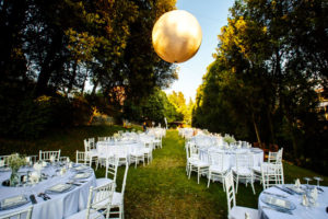 immagine tavoli esterni matrimonio